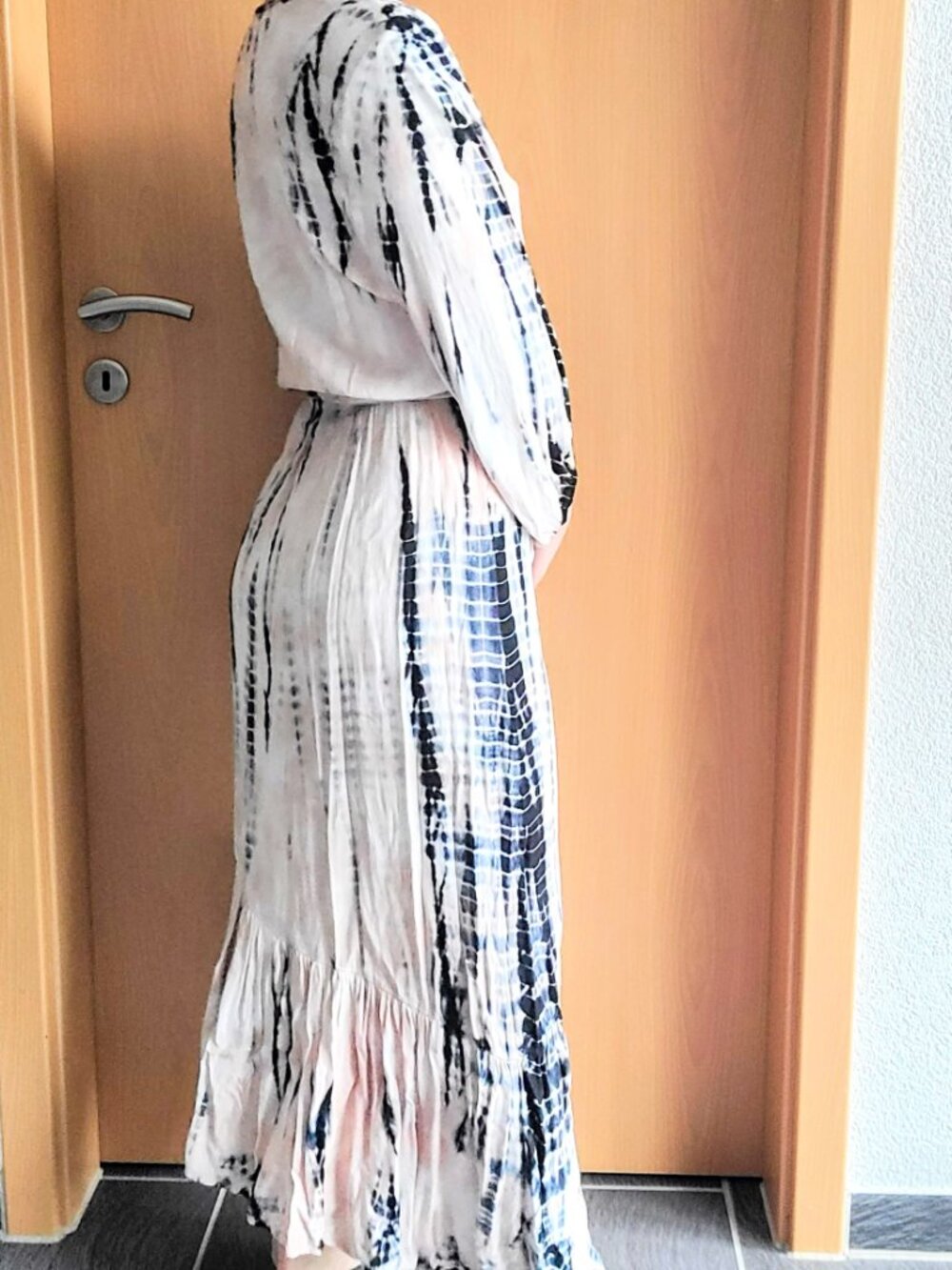 Young Fabulous & Broke Jillian Tie-Dye Faux Wrap Dress Peach, Navy Blue - Small - Picture 5 of 14
